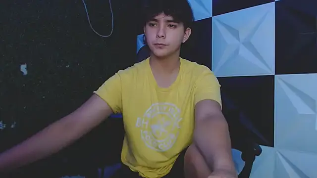 Dani cumboy online show from 10, 3, 2025