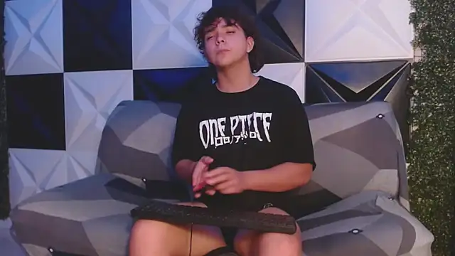 Dani cumboy online show from 9, 3, 2025