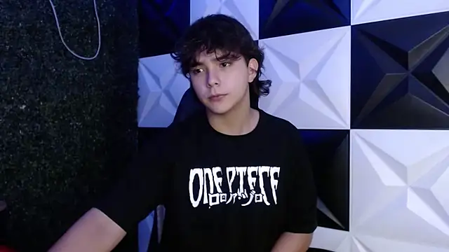 Dani cumboy online show from 7, 3, 2025