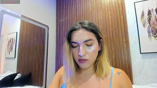 Snapshot of TomLondon_ chatting on 13, 5, 2026 TomLondon online show from 13, 5, 2026