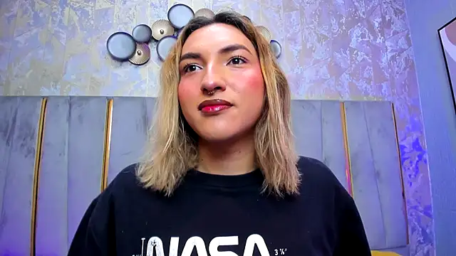 Snapshot of TomLondon_ chatting on 23, 11, 2025 TomLondon online show from 23, 11, 2025