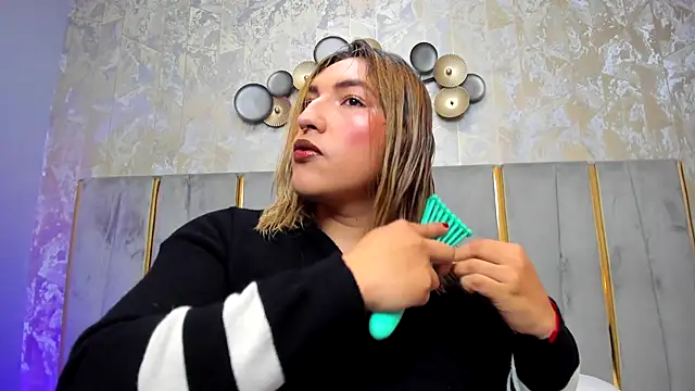 Snapshot of TomLondon_ chatting on 28, 11, 2025 TomLondon online show from 28, 11, 2025