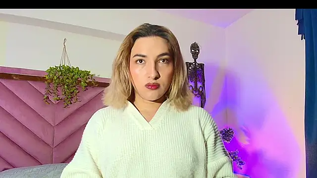 Snapshot of TomLondon_ chatting on 9, 10, 2025 TomLondon online show from 9, 10, 2025