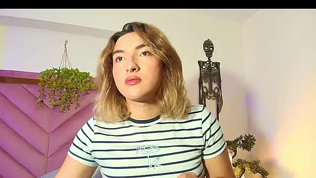 Snapshot of TomLondon_ chatting on 26, 10, 2025 TomLondon online show from 26, 10, 2025