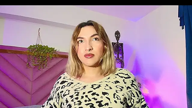 Snapshot of TomLondon_ chatting on 12, 10, 2025 TomLondon online show from 12, 10, 2025