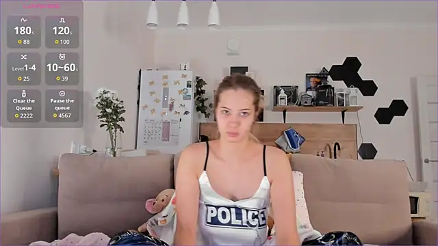 Girl alone home online show from 13, 10, 2025