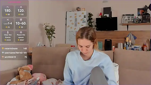 Girl alone home online show from 2, 11, 2025