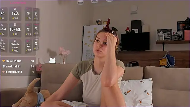 Girl alone home online show from 9, 11, 2025