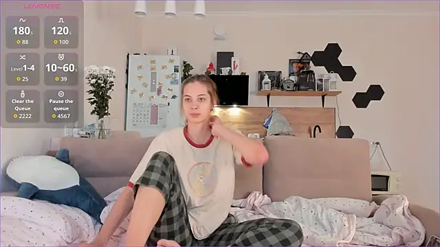 Girl alone home online show from 4, 10, 2025