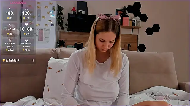 Girl alone home online show from 6, 11, 2025