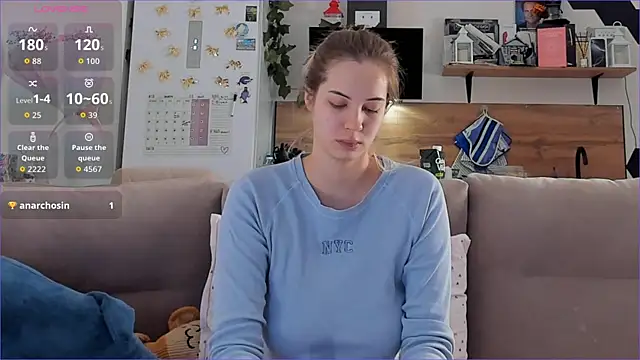 Snapshot of Girl_alone_home chatting on 4, 12, 2025 Girl alone home online show from 4, 12, 2025