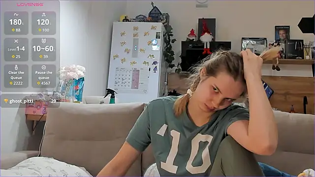 Snapshot of Girl_alone_home chatting on 13, 1, 2026 Girl alone home online show from 13, 1, 2026