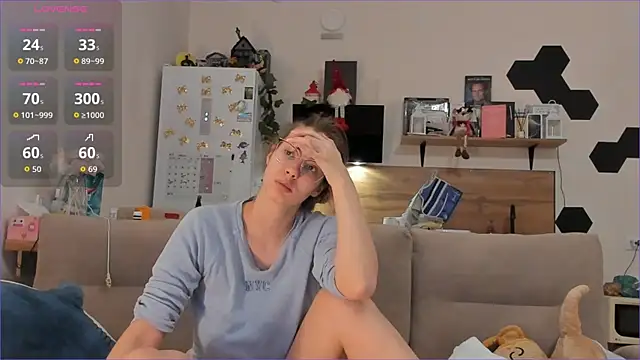 Snapshot of Girl_alone_home chatting on 11, 1, 2026 Girl alone home online show from 11, 1, 2026