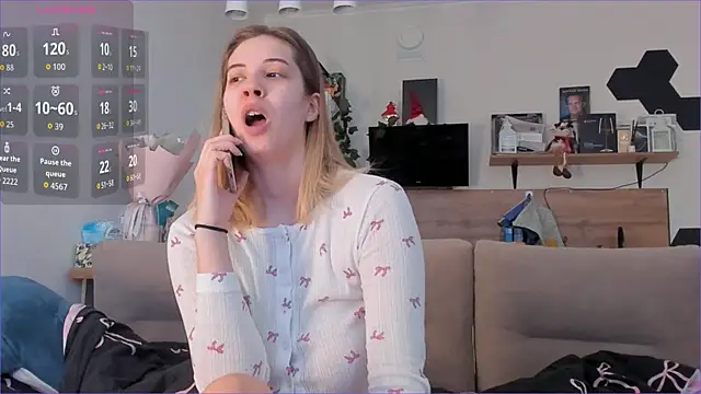 Girl alone home online show from 26, 3, 2026