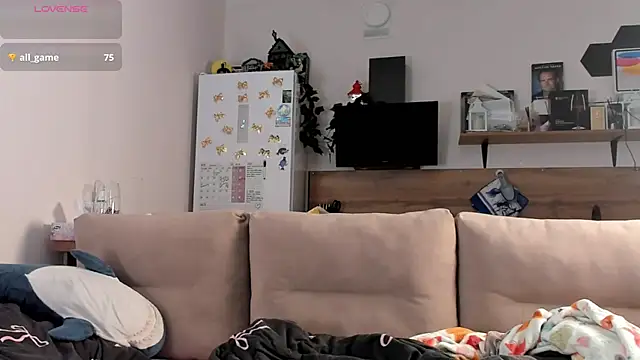 Snapshot of Girl_alone_home chatting on 12, 6, 2026 Girl alone home online show from 12, 6, 2026