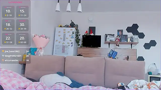 Girl alone home online show from 14, 3, 2026