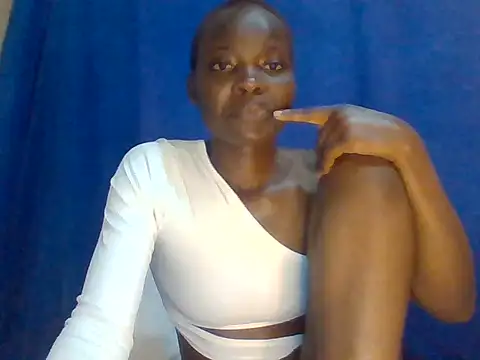 Snapshot of sweet_love00 chatting on 12, 7, 2026 sweet love00 online show from 12, 7, 2026