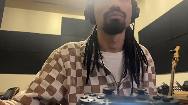 hotcamboy420 online show from 25, 11, 2025