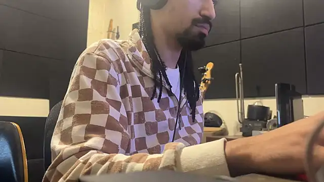 hotcamboy420 online show from 26, 11, 2025