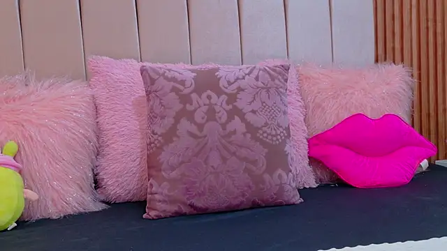 Snapshot of cristal_subin69 chatting on 31, 10, 2025 cristal subin69 online show from 31, 10, 2025