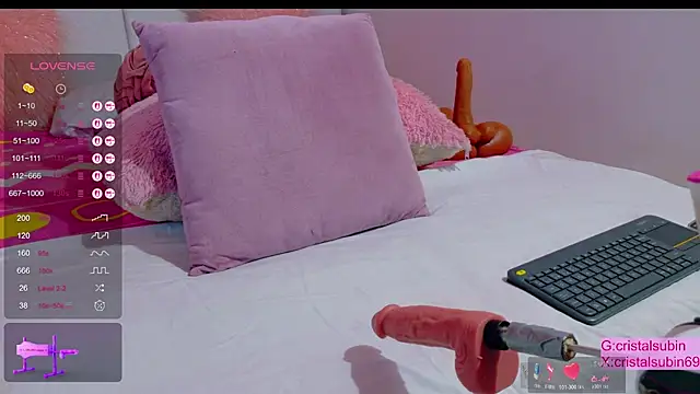 Snapshot of cristal_subin69 chatting on 23, 10, 2025 cristal subin69 online show from 23, 10, 2025