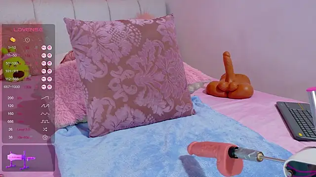 Snapshot of cristal_subin69 chatting on 22, 10, 2025 cristal subin69 online show from 22, 10, 2025