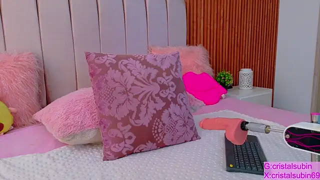 Snapshot of cristal_subin69 chatting on 3, 11, 2025 cristal subin69 online show from 3, 11, 2025