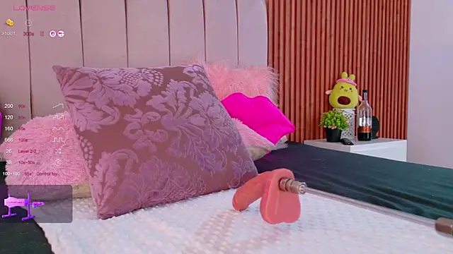 Snapshot of cristal_subin69 chatting on 22, 11, 2025 cristal subin69 online show from 22, 11, 2025