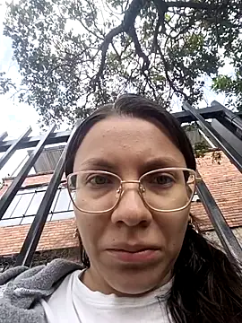 karlamorris  online show from 2, 10, 2025