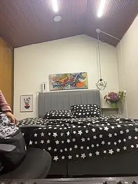 karlamorris  online show from 15, 4, 2026