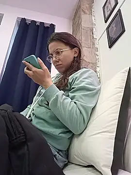 karlamorris  online show from 4, 11, 2025