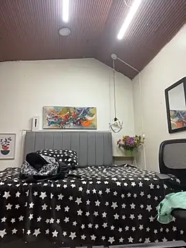 karlamorris  online show from 14, 4, 2026