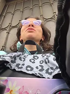 karlamorris  online show from 8, 4, 2026