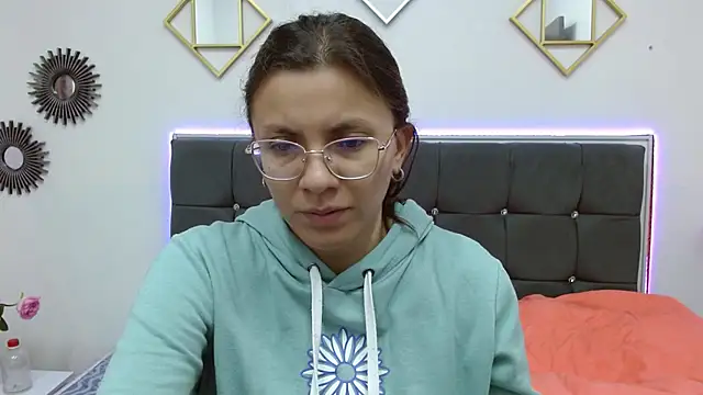 karlamorris  online show from 12, 3, 2025