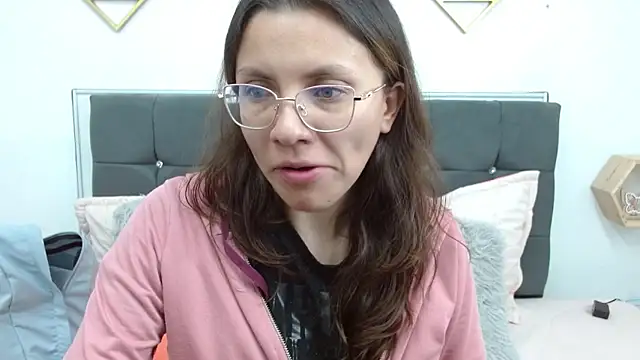 karlamorris  online show from 8, 3, 2025