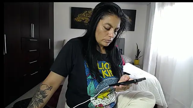 Snapshot of Lust_Mom41 chatting on 23, 5, 2026 Lust Mom41 online show from 23, 5, 2026