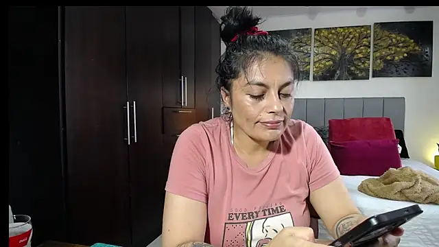 Snapshot of Lust_Mom41 chatting on 20, 3, 2026 Lust Mom41 online show from 20, 3, 2026