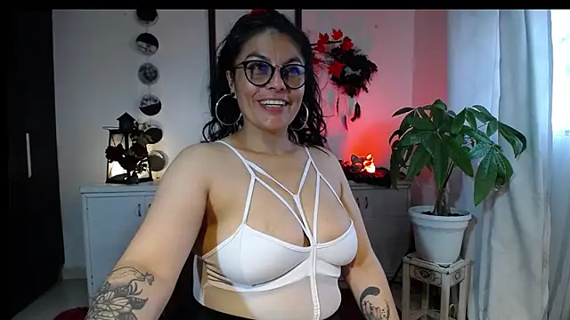 Lust Mom41 online show from 15, 10, 2025