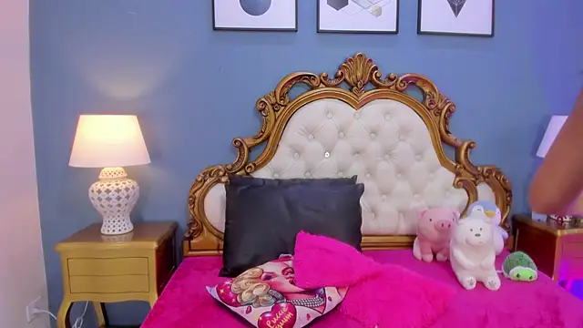 AlanaJones1 online show from 21, 11, 2025