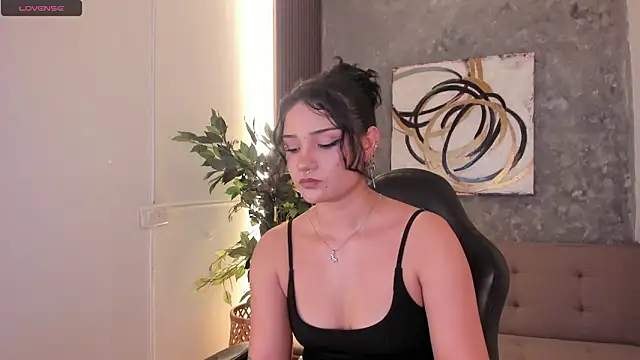 Snapshot of renee_shelby_ chatting on 16, 5, 2026 renee shelby online show from 16, 5, 2026