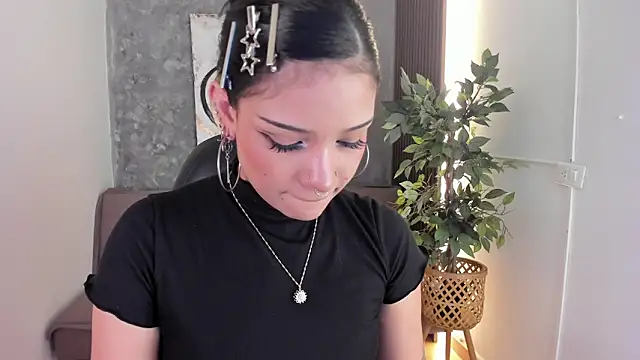 Snapshot of renee_shelby_ chatting on 5, 5, 2026 renee shelby online show from 5, 5, 2026
