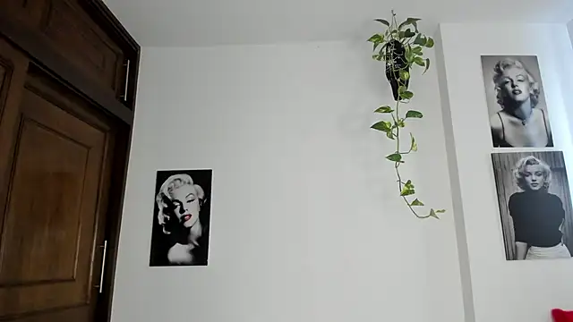 Andrea Williams  online show from 2, 11, 2025