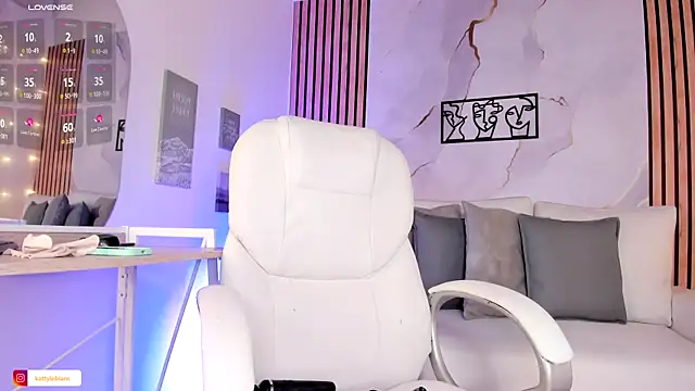 ChloeParkss  online show from 12, 6, 2026
