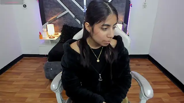 lunitaa18 online show from 26, 2, 2025