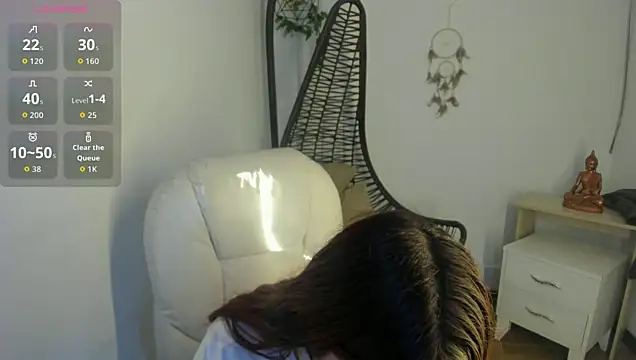 lunitaa18 online show from 17, 6, 2026