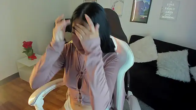 lunitaa18 online show from 24, 9, 2025