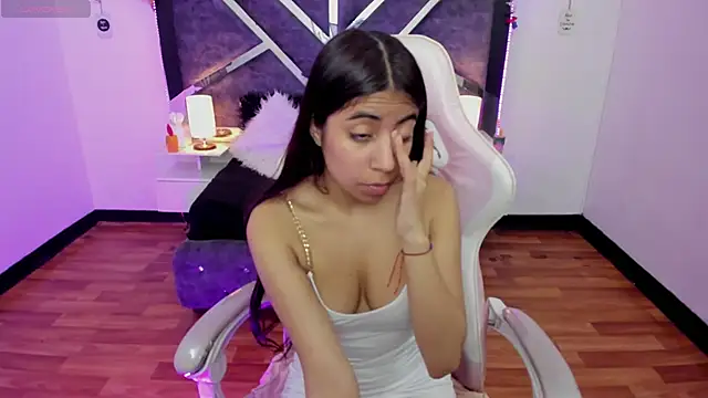 lunitaa18 online show from 19, 2, 2025