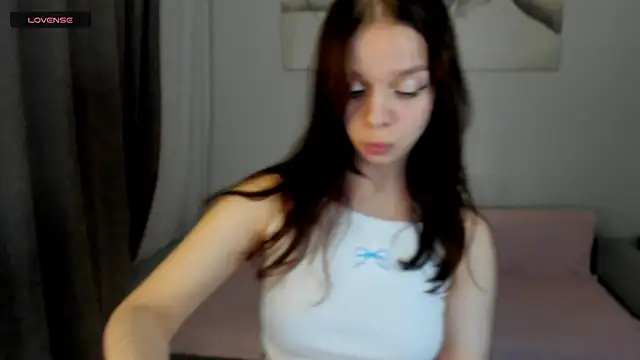 Snapshot of crystal_lilith chatting on 28, 5, 2026 crystal lilith online show from 28, 5, 2026