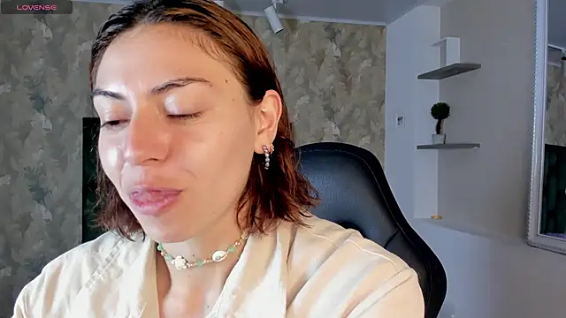 april dumont online show from 10, 1, 2026