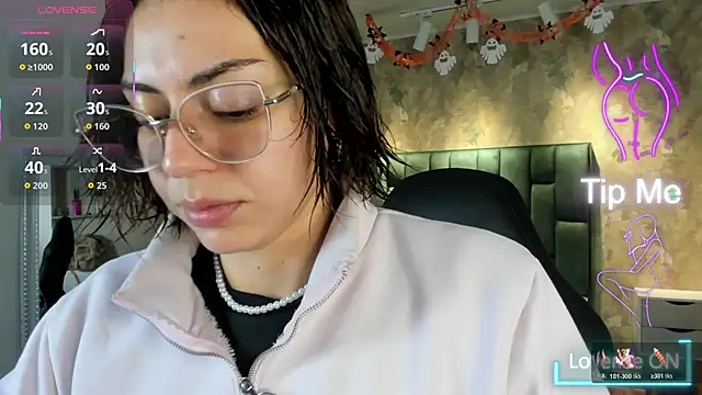 april dumont online show from 29, 10, 2025